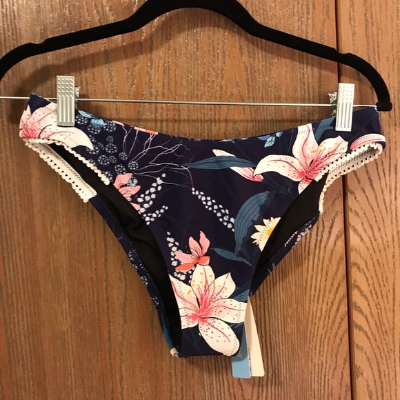 Swimsuit - Picture 2 of 3